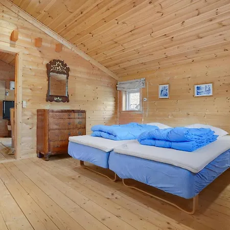 Awesome In With 3 Bedrooms And Wifi Feriehus