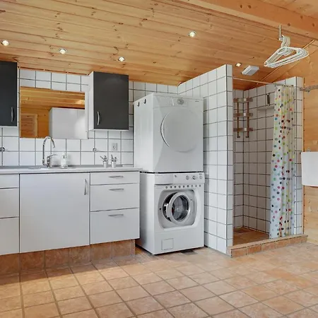 Awesome In With 3 Bedrooms And Wifi Feriehus Havndal